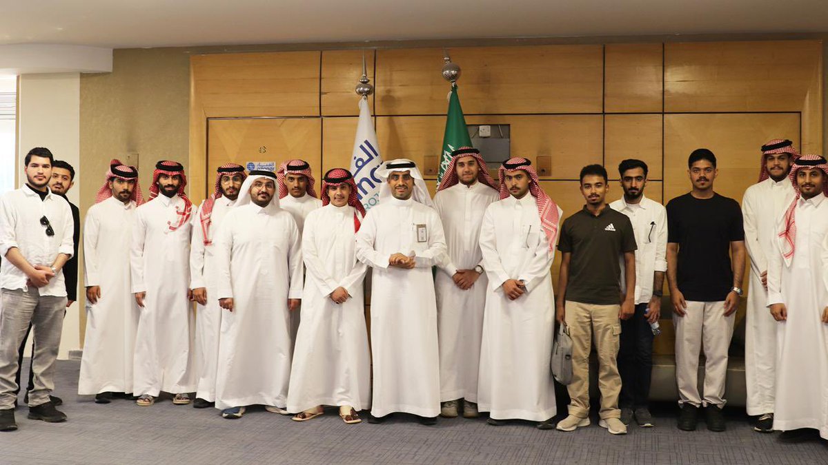 دومًا ما يلفت انتباهي أثناء اللقاءات المتعددة لـ الكفاءات السعودية، هو روح الشباب الحيوية والتي تعكس طاقتهم وطموحهم وشغفهم بالتميّز. هذا ما يبعث على الفخر، فهم من يقود مستقبل الطاقة في المملكة نحو رؤية 2030.