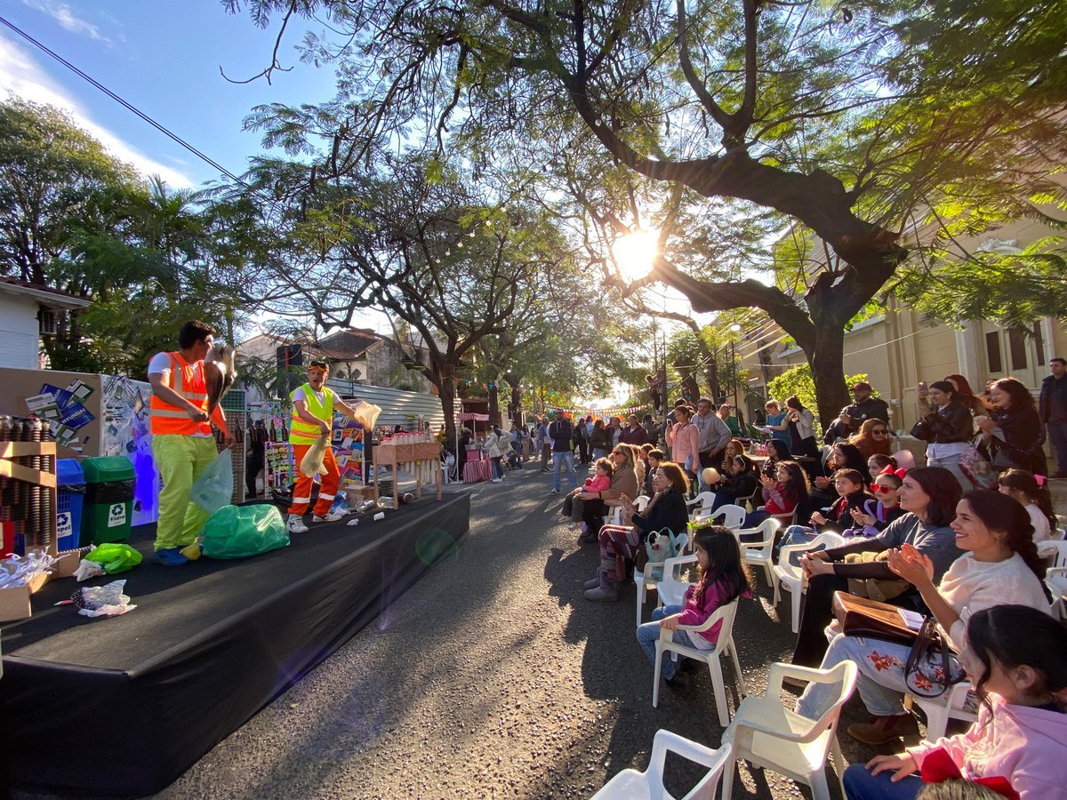 📣Este sábado no te podés perder la presentación de “La fábrica de Sonidos” 🎭🎶

🍃En el marco de las #SemanasdeAcciónAmbiental2025 de la <a href="/UEenParaguay/">UE en Paraguay</a> llega esta obra de teatro musical que transforma objetos reciclados en instrumentos🌱