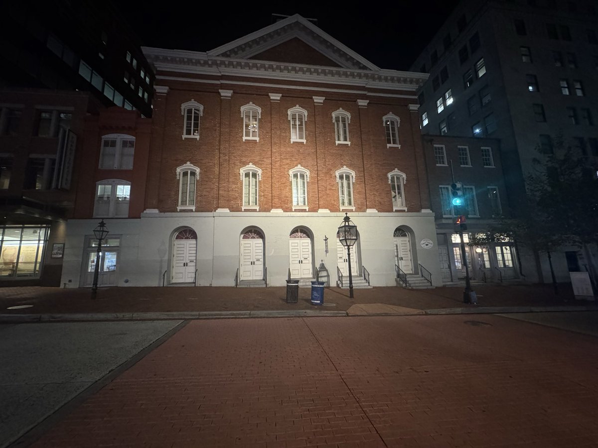 CA55DAD's tweet photo. Almost obliviously Strolled past Ford’s Theatre and Peterson House last night after Dinner. https://t.co/Gm7ZzDKshq
