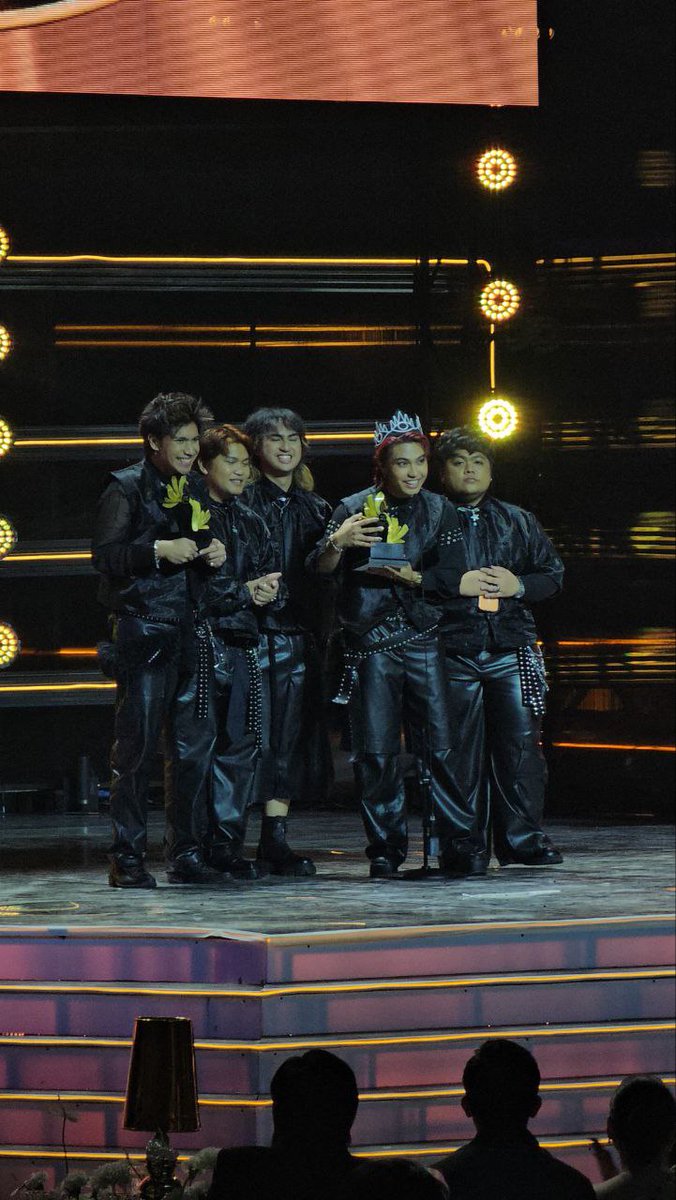 PULPMagazinePH's tweet image. Presented by Lola Amour, Cup of Joe wins the Album of the Year award at the Filipino Music Awards for 'Silakbo!'

Congratulations to @cupofjoemusic!

#FilipinoMusicAwards
#FMAs #CupofJoe