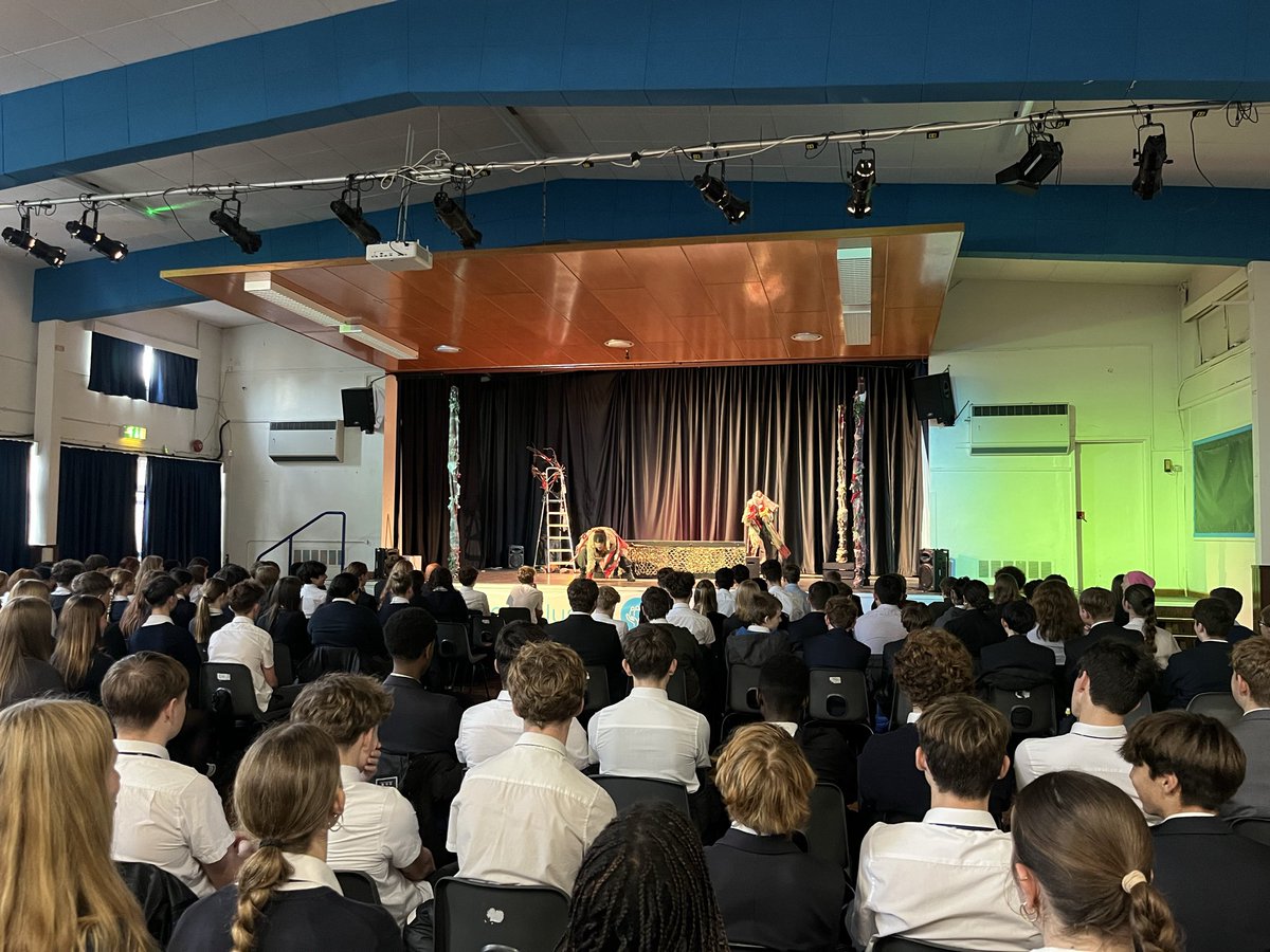 KJacksonEng's tweet image. An amazing performance of Macbeth this afternoon for our Year 10s and Year 11s!! #BetterNeverStops @MEChilternEdge