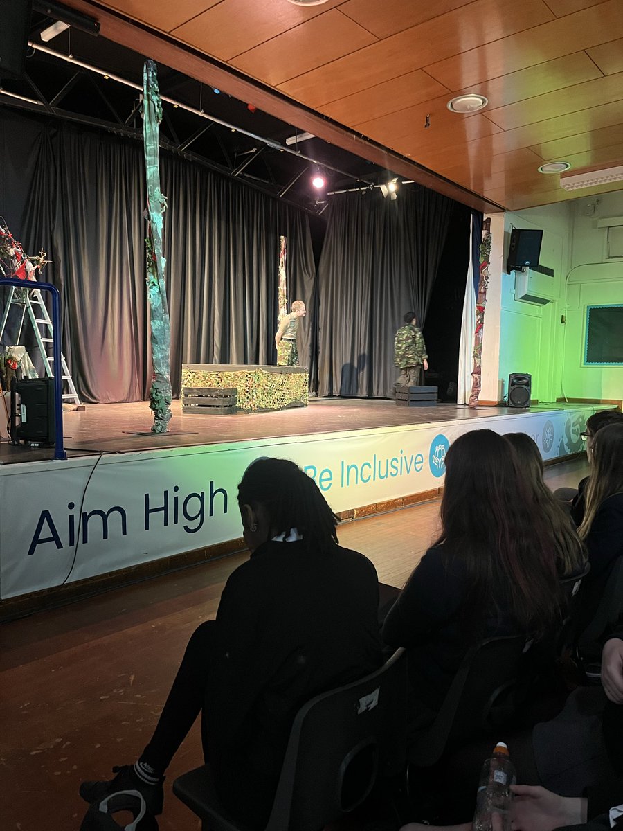 KJacksonEng's tweet image. An amazing performance of Macbeth this afternoon for our Year 10s and Year 11s!! #BetterNeverStops @MEChilternEdge