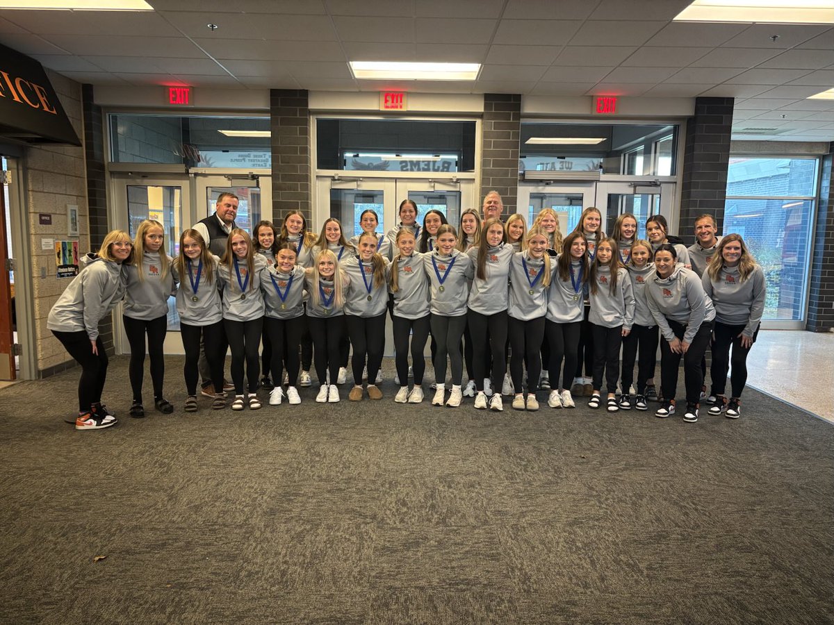 danieladams1985's tweet photo. A great RJEMS send off for our Section 7 AA Girls Soccer Team!  Fresh off an overtime victory beating Hermantown 1-0 in the Section Final. Good Luck at State!!!⚽️ https://t.co/jawrcp3pKL