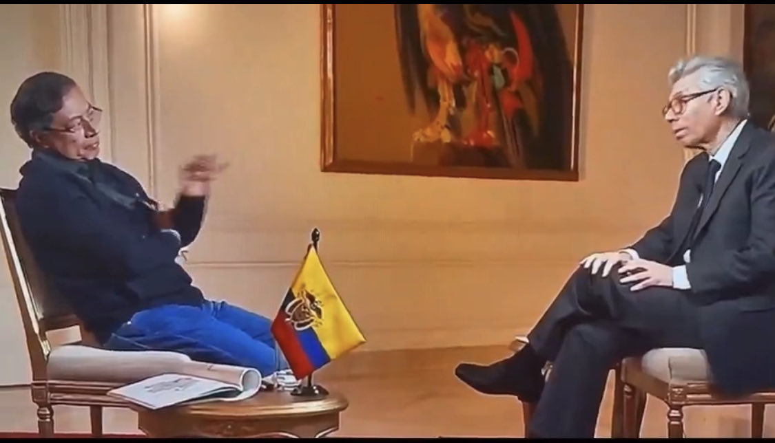Después de la entrevista que <a href="/DCoronell/">Daniel Coronell</a> le hizo a <a href="/petrogustavo/">Gustavo Petro</a> ayer, pregunto a quienes votaron por Gustavo Petro, cómo amanecieron hoy? Tranquilos o arrepentidos hasta las entrañas? No creen que deben pedir disculpas al país por habernos metido en esta “vaca loca” a sabiendas