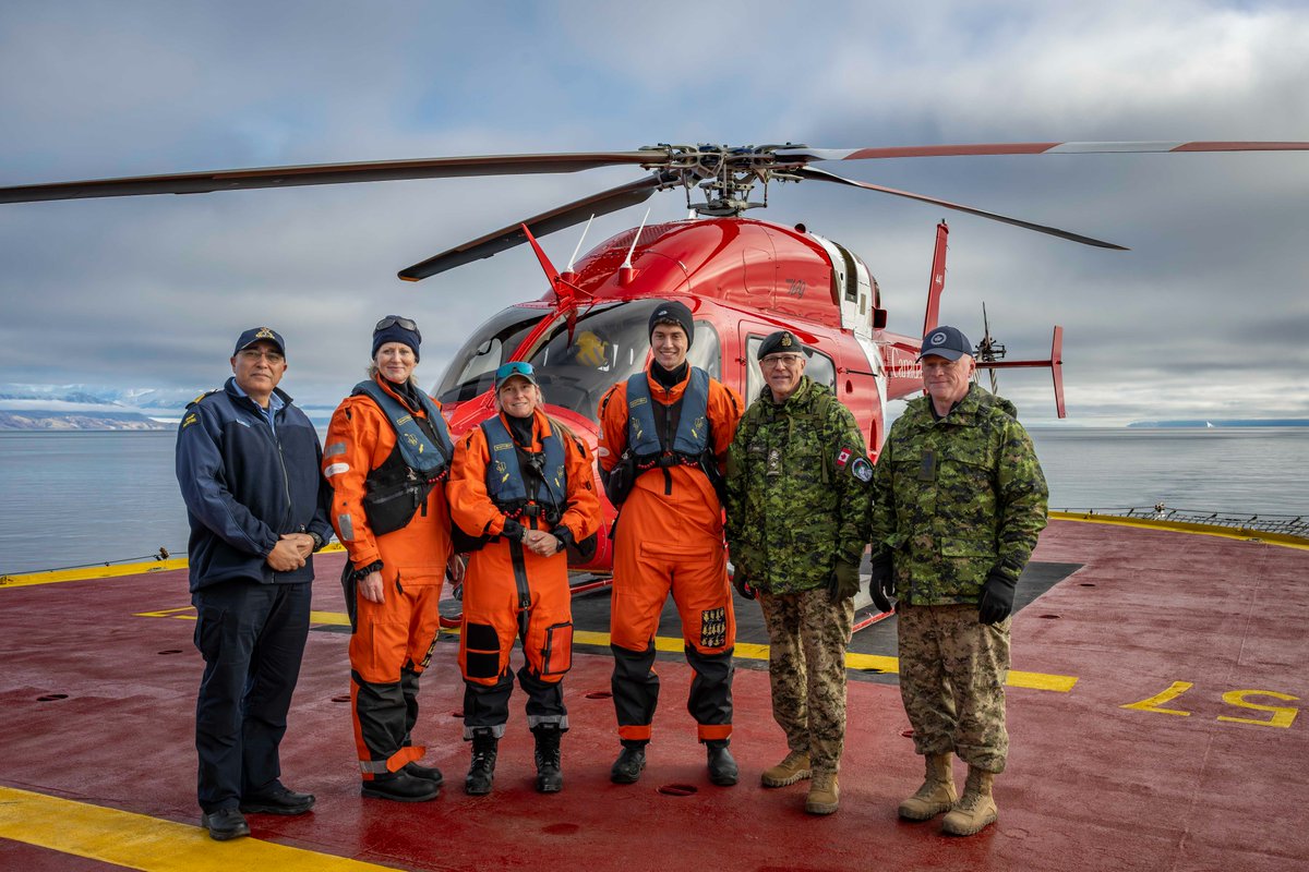 From rotary wings to fast swings – Team North knows what it means to take flight. Congratulations, <a href="/BlueJays/">Toronto Blue Jays</a> - Canada is cheering you on from coast to coast to (#Arctic) coast! Let’s bring it home 💙⚾️

Photo : Capt Lemp &amp; Sgt Morin
#OpNANOOK