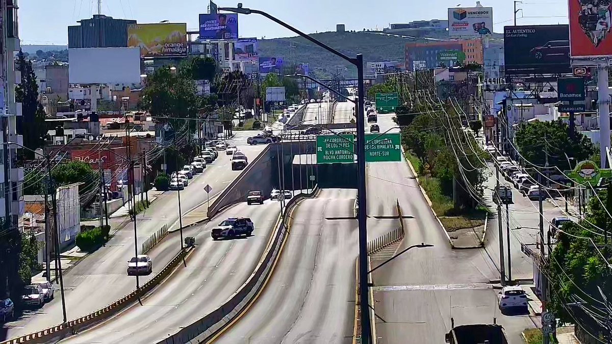 SSPCSLP's tweet image. ⚪️🔵 #ReporteVial 🚨#VialidadSLP 

⚠️Actualización 

✔️Se libera la circulación en av. Venustiano Carranza desde Benigno Arriaga / Tomasa Esteves / Uresti / Reforma

⛔️Se mantiene cierres de laterales y centrales de Salvador Nava Mtz. a partir de Clouthier rumbo a Lomas…