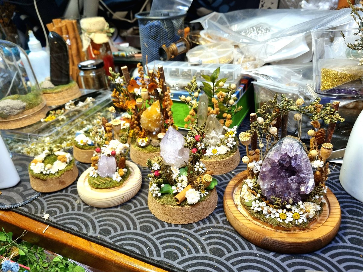 เวลานี้ ตี 3 เราทำงานเสร็จแล้ว!
เราชอบมากเลยทุกคน ~♡
รู้สึก Happy 🌸🌼🌿🌲
.
.
.
24-26 ตค. เราไปทำ Event Workshop ให้แบรนด์ Clarins สาขา Central Word
27-31 ตค. ไปออกบูทที่ S-Oasis น้า น้องๆ จะไปออกงานนี้ค่ะ