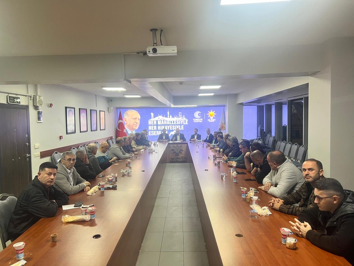 İl Teşkilat Koordinatörü Olduğumuz Ak Parti Esenler ilçemizde ilçe başkanımız  <a href="/EmrullahErkus/">Emrullah ERKUŞ</a> başkanlığında her mahallesiyle her hikayesiyle olağan mahalle başkanları toplantımızı gerçekleştirdik 
<a href="/abdullahozdemir/">Abdullah Özdemir</a> <a href="/halimaksu/">Abdulhalim Aksu</a> <a href="/erdicapar/">Erdi Çapar 🇹🇷</a> <a href="/akpartiistanbul/">AK Parti İstanbul</a> <a href="/akparti_esenler/">AK Parti Esenler</a>
