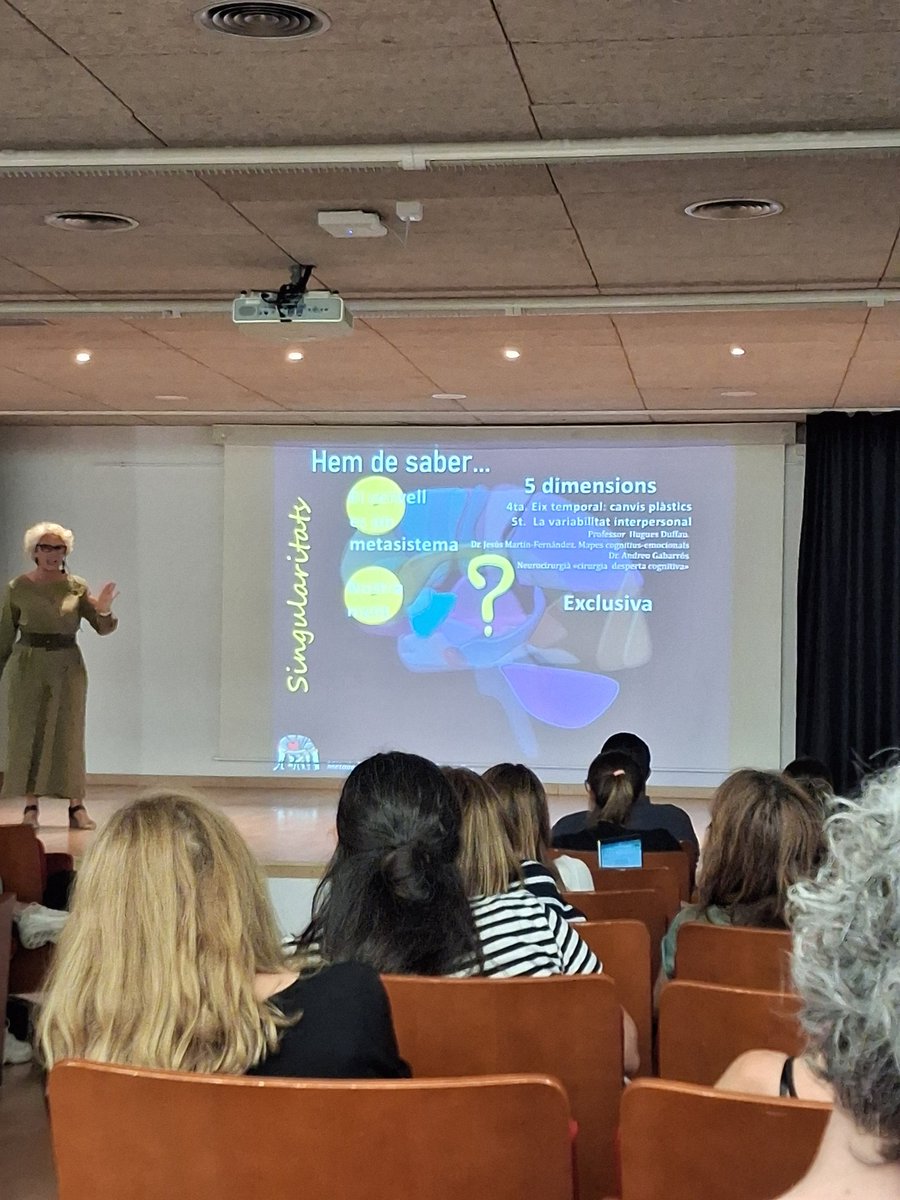 Avui hem gaudit de la <a href="/dracasafont/">Dra Rosa Casafont</a> a l'INS #Terrassa.

Una estona per aprendre i reaprendre. Prenent consciència del propi poder de canvi que tenim, del focus d'atenció (eina màster), dels éssers emocionals que som i un munt d'aspectes importants que fomenten el benestar docent.