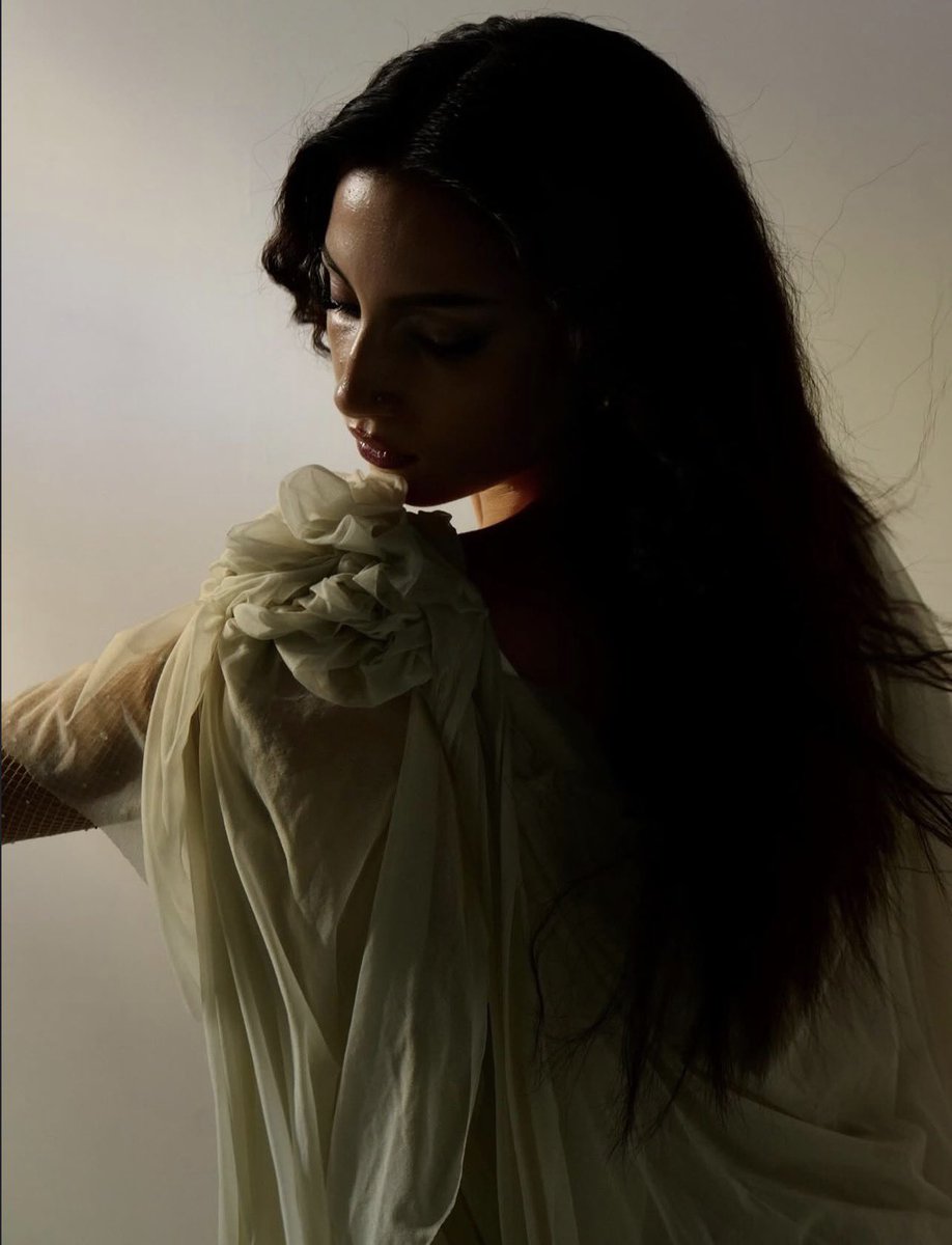 Le beauté, le charisme, l'aura, un tsunami cette femme #Lenie