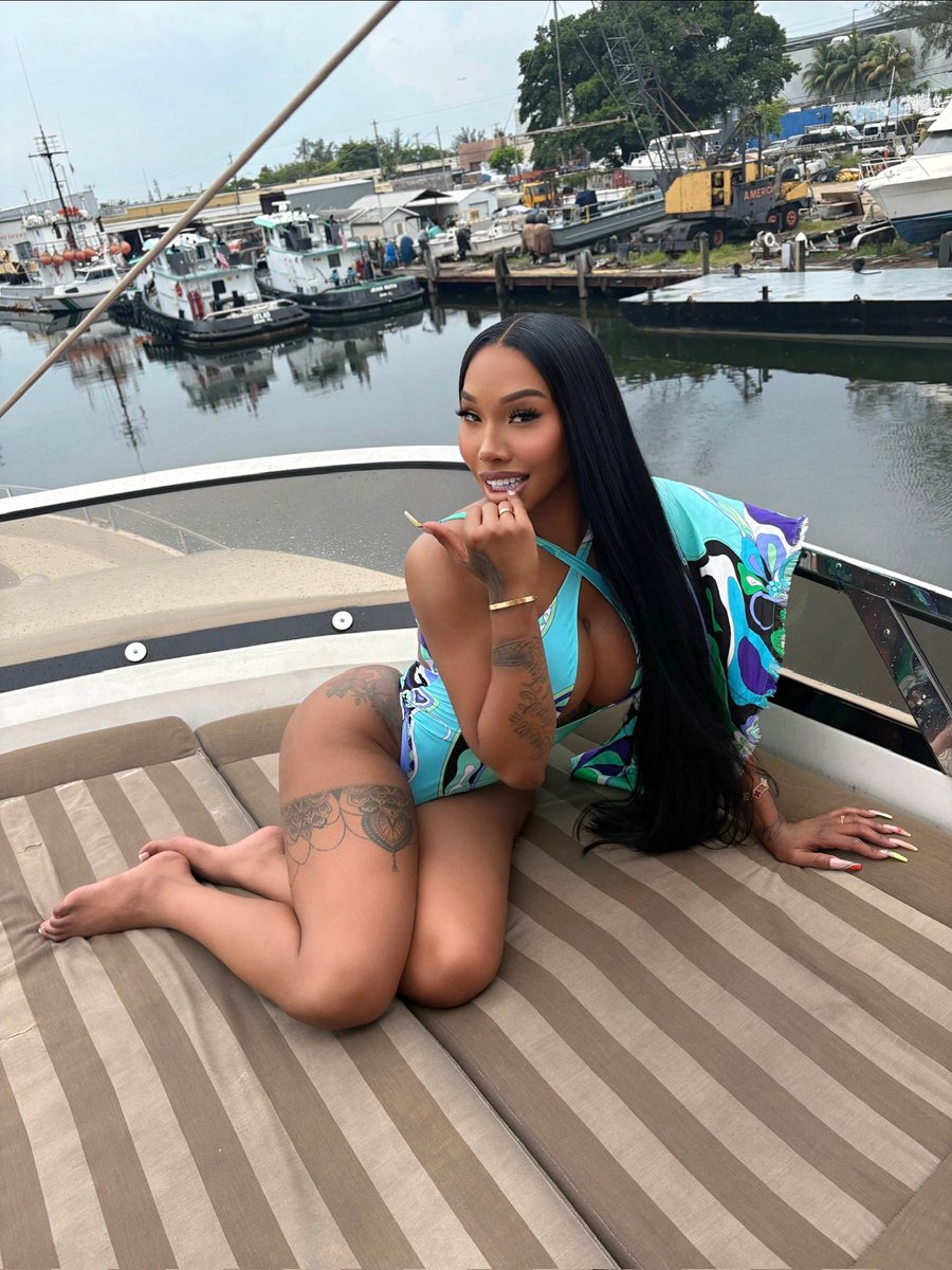 itstsparris_BKP's tweet photo. Doing Facetime and Making Custom Videos click link if interested 

https://t.co/vjfsUcW1Fu https://t.co/2QaiSZCauk