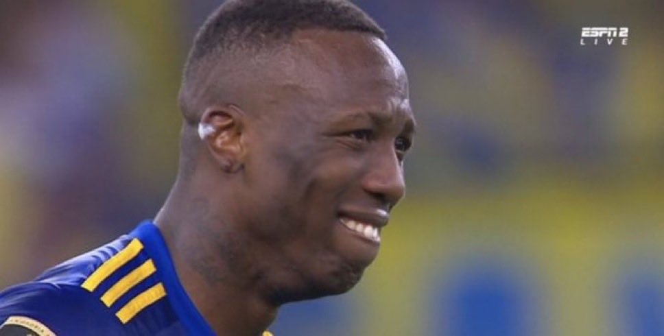 AFCPhrase's tweet image. Oii i just realised our centre backs have more goals than 250m worth isak and wirtz combined 😭😭😭