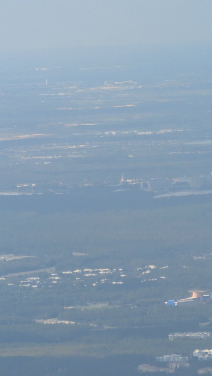 Je weet dat de vakantie gaat beginnen als je dit uit je raam ziet! <a href="/ThemeTalkNL/">ThemeTalk</a> <a href="/dtalesnl/">D-tales.nl</a> <a href="/UpperLotPodcast/">Upper Lot Podcast</a>