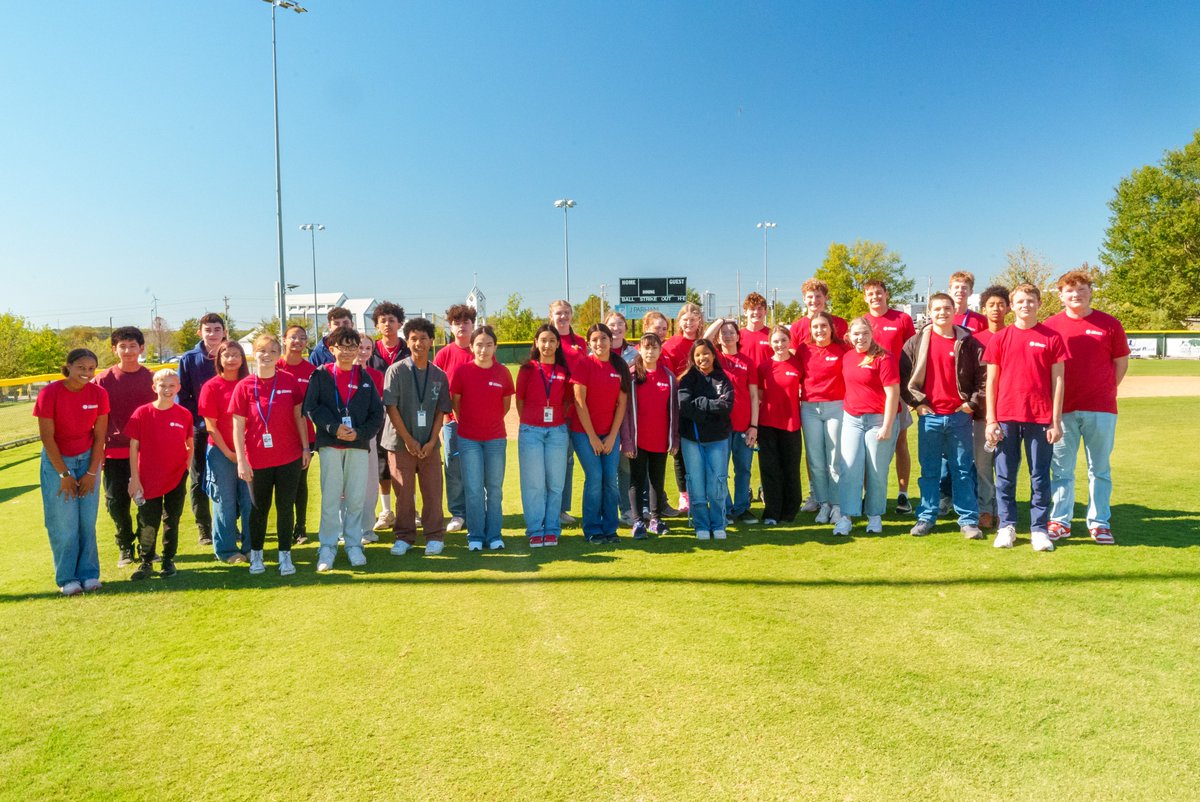 SpringdaleCofC's tweet image. 🎯 Our Junior Leadership class spent the day exploring nature, history, and community outreach in Springdale!
We’re so proud of these future leaders for engaging with the organizations that make our city thrive!