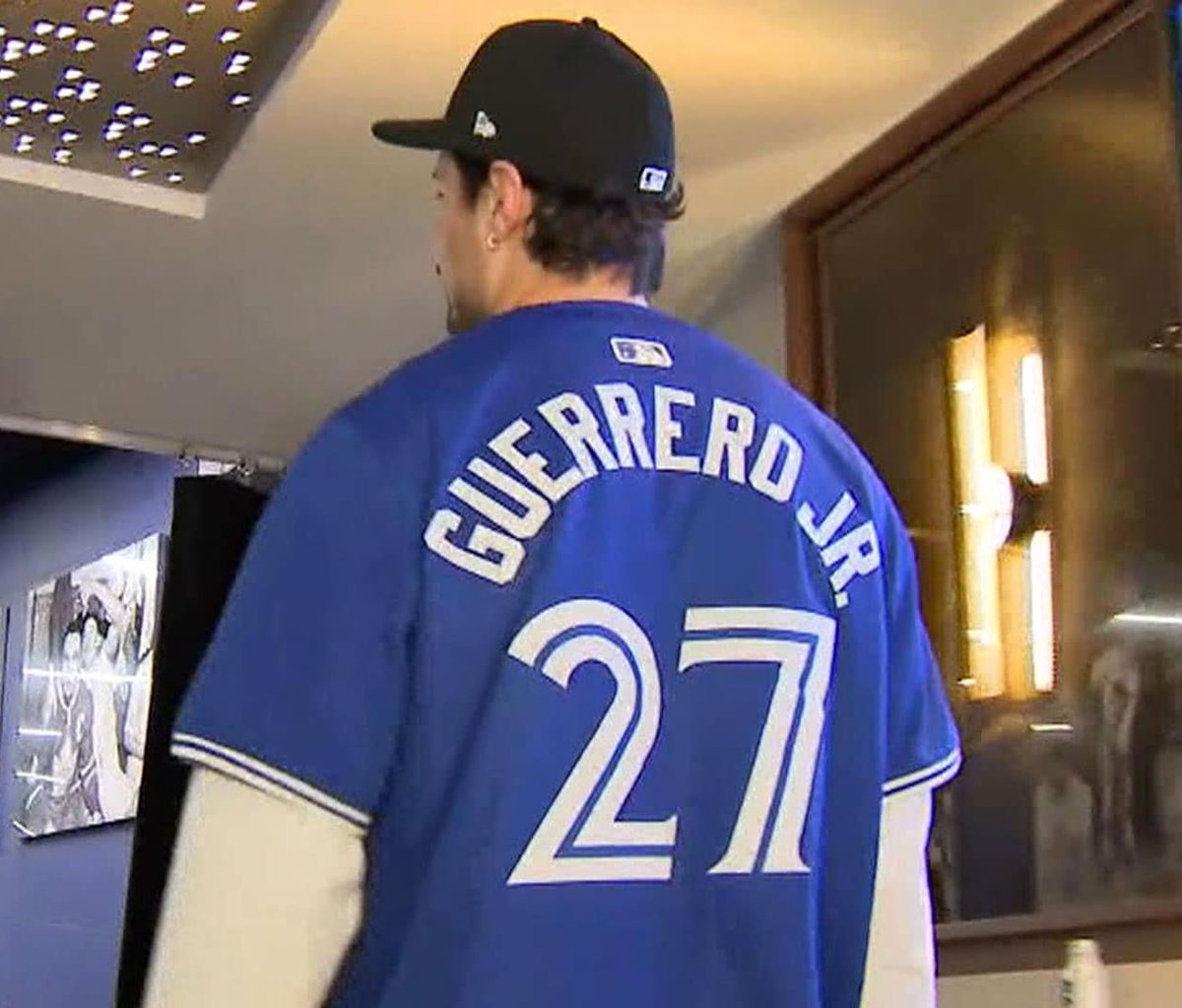 Leafslatest (@leafslatest) on Twitter photo In a move that made way too much sense not to do, Auston Matthews walks into the Leafs game tonight repping a Vladimir Guerrero Jr. jersey — one day after Guerrero did the same with his.
Love to see it. 💙🫡
📸: <a href="/TSNHockey/">TSN Hockey</a>
#LeafsForever In a move that made way too much sense not to do, Auston Matthews walks into the Leafs game tonight repping a Vladimir Guerrero Jr. jersey — one day after Guerrero did the same with his.
Love to see it. 💙🫡
📸: <a href="/TSNHockey/">TSN Hockey</a>
#LeafsForever