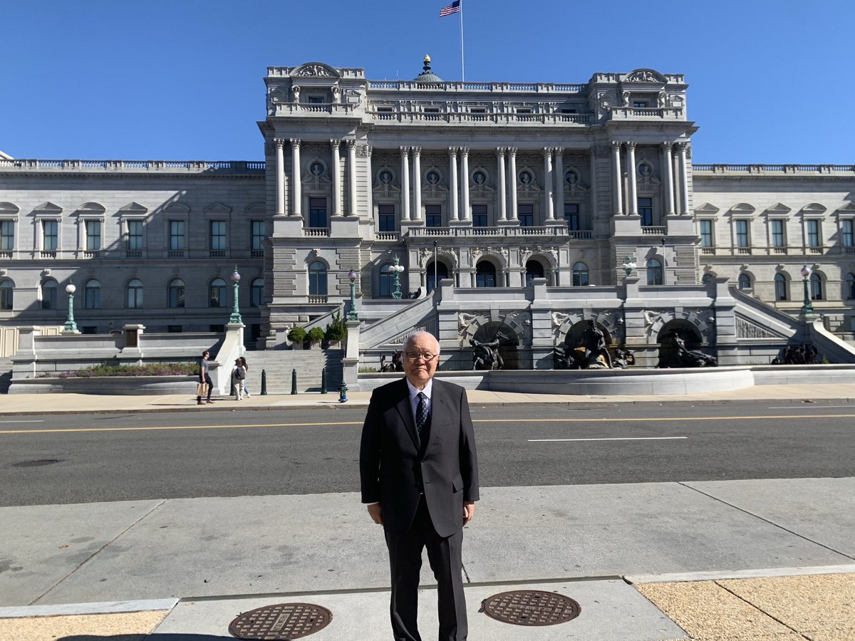 TakemiKeizo's tweet image. WashD.C.国会議事堂と国会図書館の前です。共和党・民主党共にグローバルヘルスの資金提供について想定以上に好意的。今は予算関連法案12本をめぐり複雑な駆け引きの最中で予算凍結政府機関の閉鎖が続きます。グローバルヘルス予算が仮に採択されても行政府がそれを執行するかは別問題だそうです…。