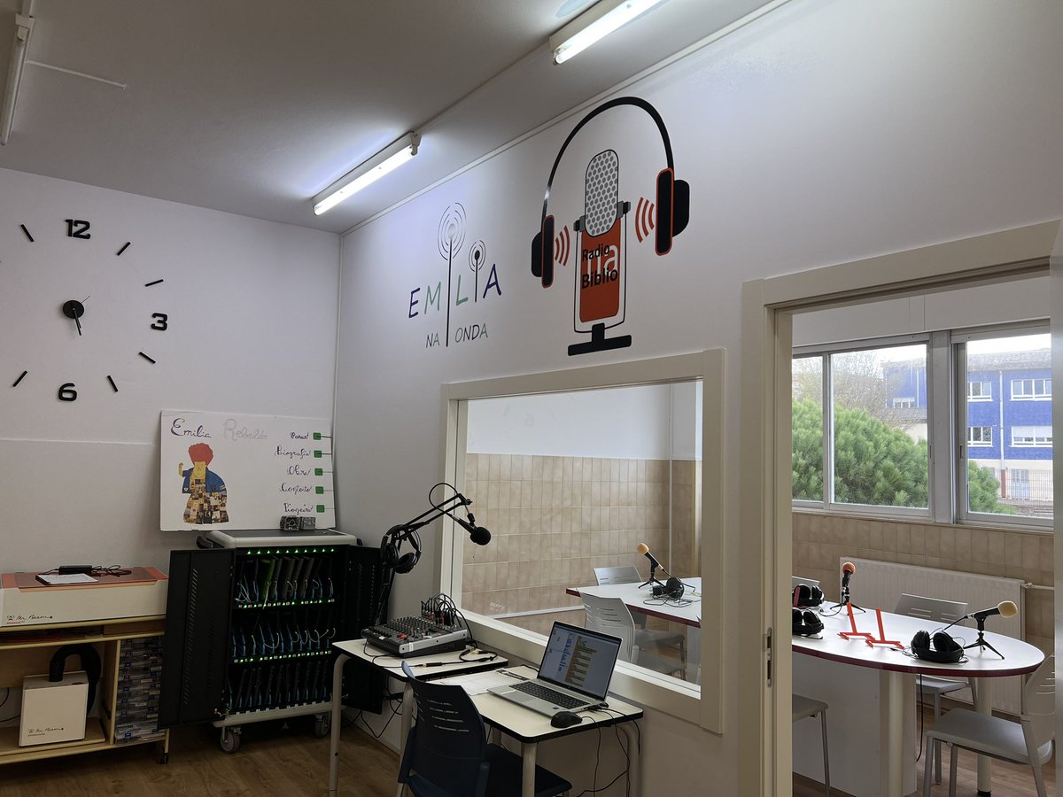 Escola Mas i Perera tweet media