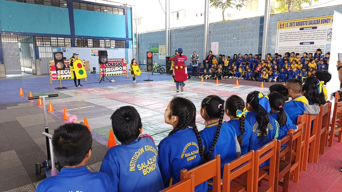 Gerencia de Movilidad Urbana (@gmu_lima) on Twitter photo 🚸💛 ¡Más de 695 estudiantes de Comas fortalecieron su educación vial!
En trabajo conjunto con la <a href="/municomas/">MunicipalidadComas</a>, nuestros #EducadoresViales visitaron la IE Salazar Bondy para promover la seguridad y la convivencia vial. 👧🧒🚦
💚 ¡Por una Lima más segura y responsable! 🚸💛 ¡Más de 695 estudiantes de Comas fortalecieron su educación vial!
En trabajo conjunto con la <a href="/municomas/">MunicipalidadComas</a>, nuestros #EducadoresViales visitaron la IE Salazar Bondy para promover la seguridad y la convivencia vial. 👧🧒🚦
💚 ¡Por una Lima más segura y responsable!