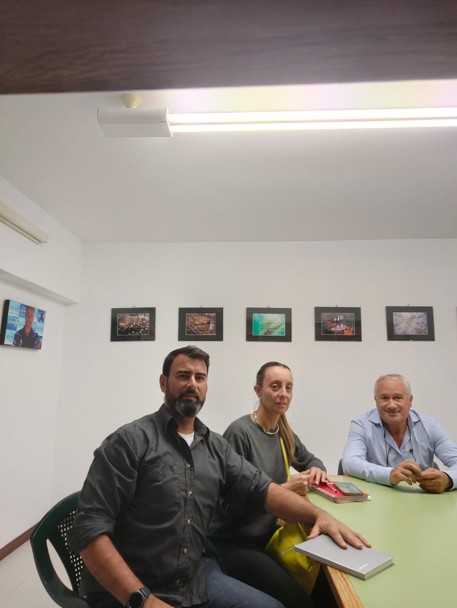 agpesur's tweet image. Reunión co grupo parlamentario do @socialistas_gal para poñer de relevo a situación da pesca submariña en Galicia e as nosas reivindicacións para deixar de ser discriminados respecto do resto de modalidades de pesca, e dos pescasubs do resto do estado
@MartaVAgal @MarXunta @Xunta