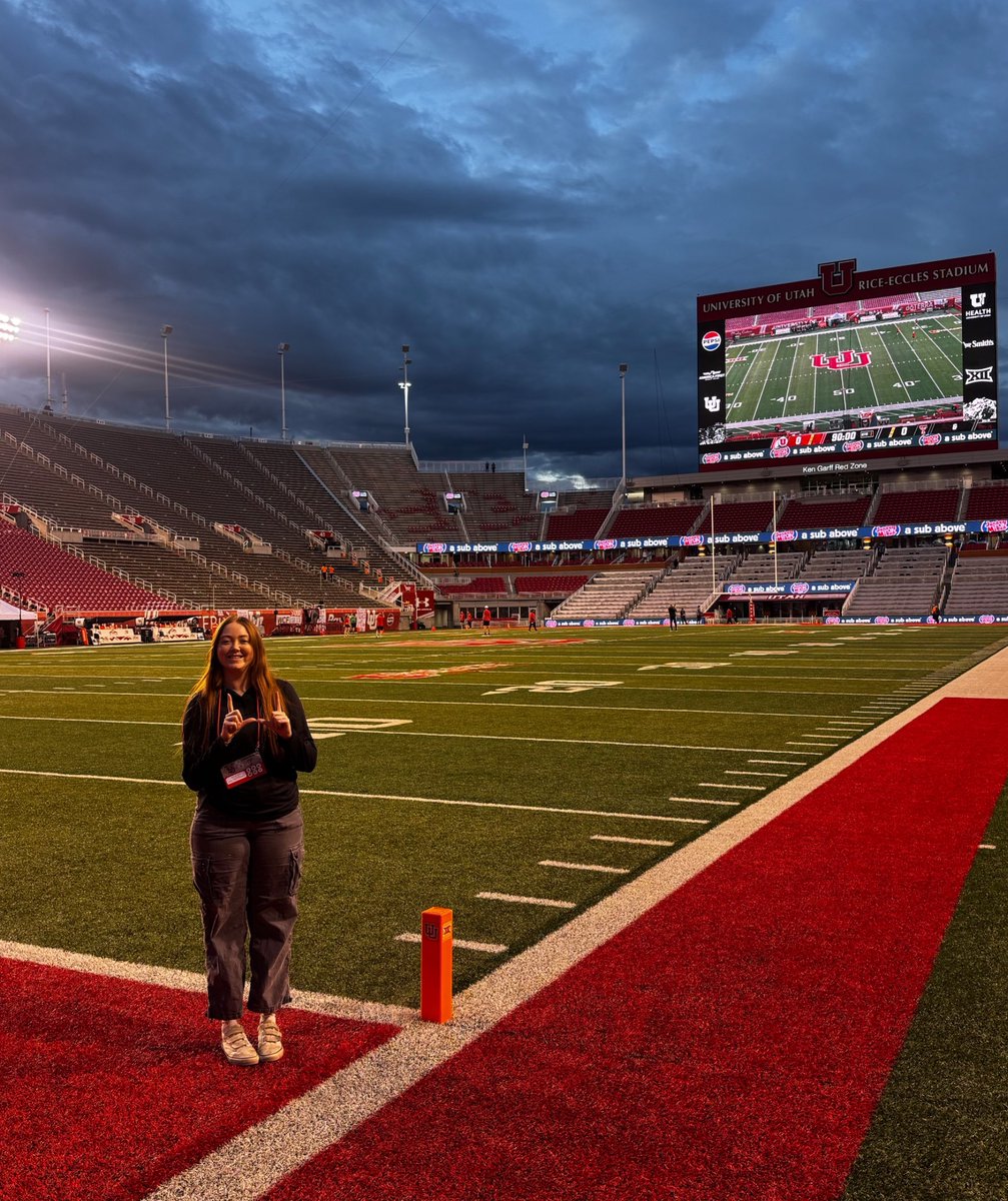 Today's transfer student spotlight features Emmy Mallick and Takota Lee! Takota said, "I decided to transfer because the U of U offered me so many networking opportunities and experiences I would never trade in a million years." Click link to learn more-
humanities.utah.edu/news/humanitie…