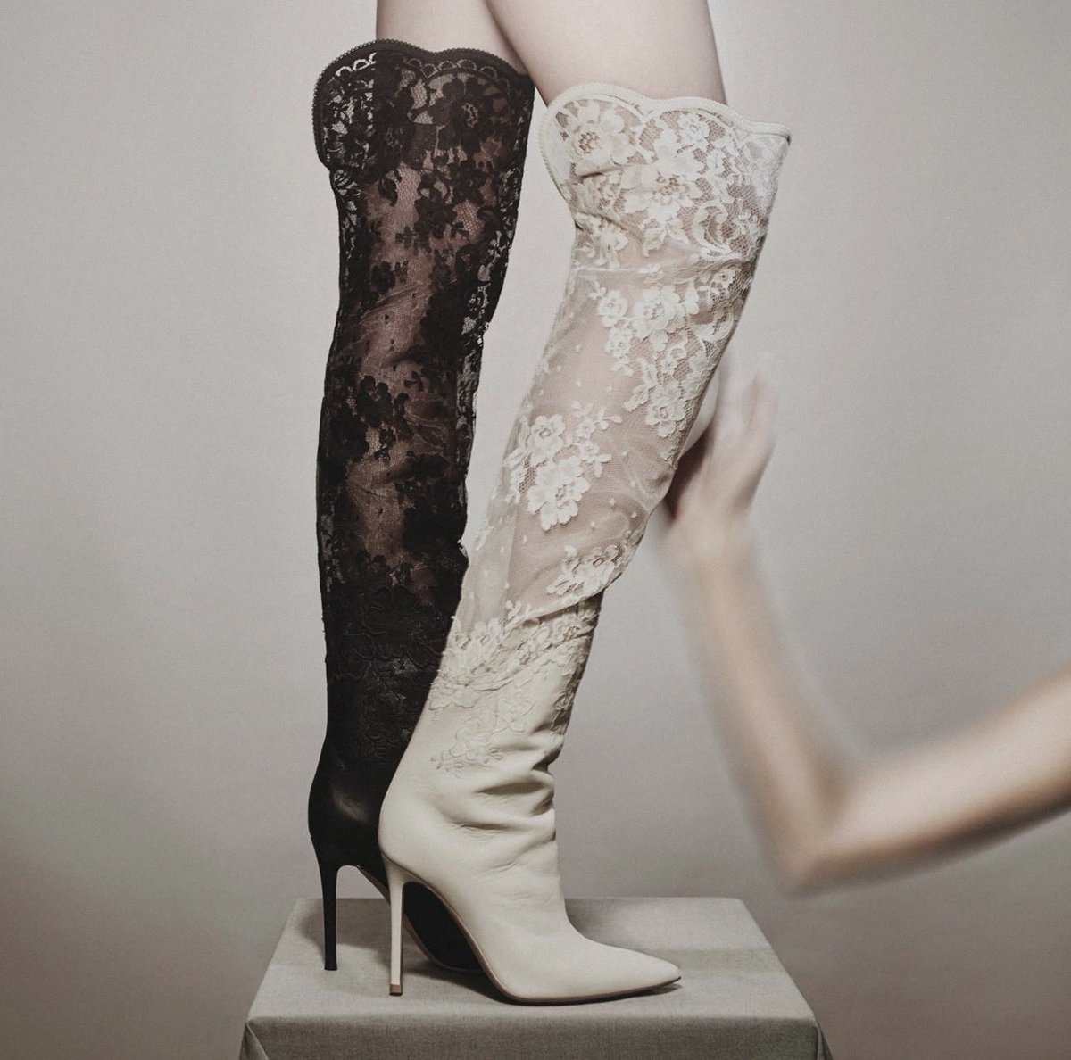 dollbodydoesoul's tweet photo. debra cusissard boots by gianvito rossi https://t.co/1CkabziDId