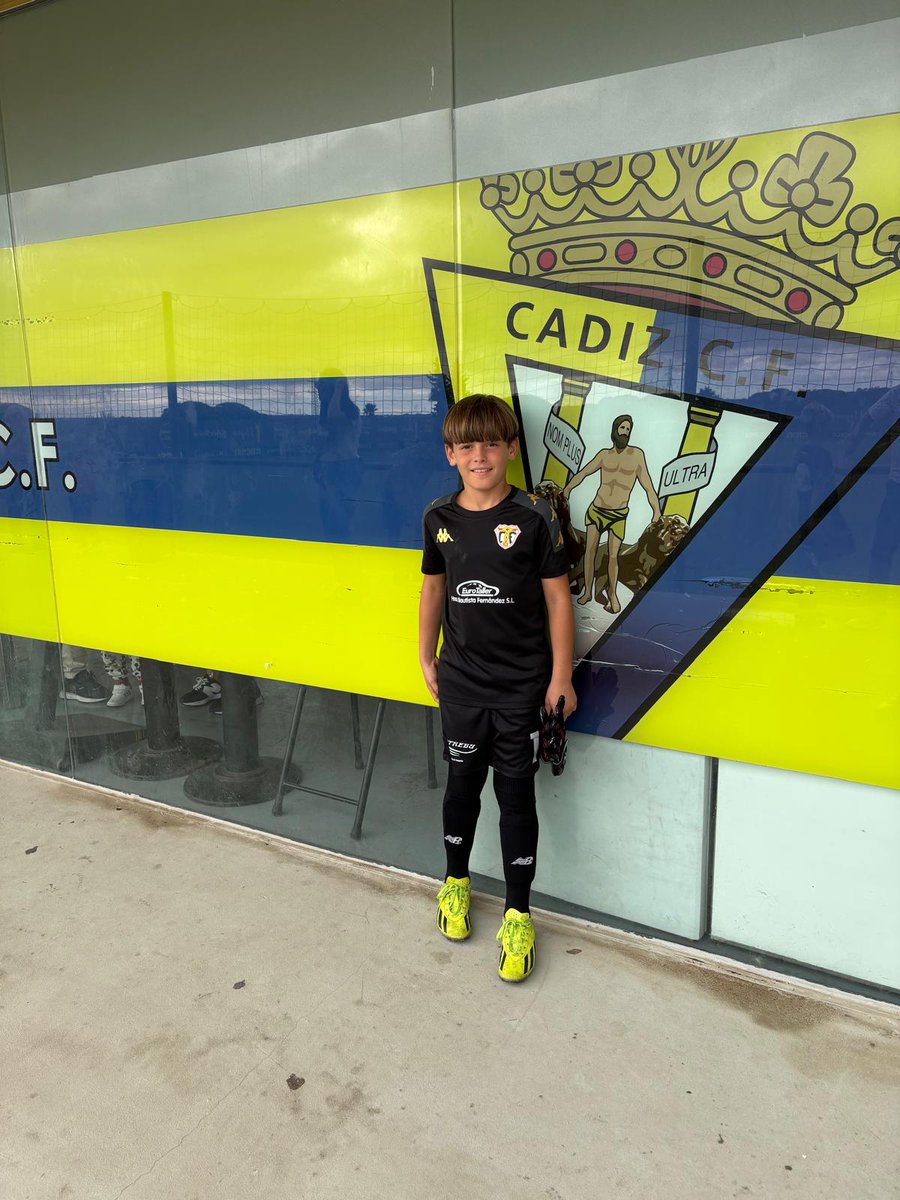 TrebujenaCF's tweet photo. Desde el @trebujenacf felicitamos a nuestro jugador del benjamin B, José Manuel Rodríguez Toro, por su entrenamiento en la tarde de hoy con el @cadizclubdefutbol 

¡¡Enhorabuena Jose Manuel!! https://t.co/HFdaBmLq9v