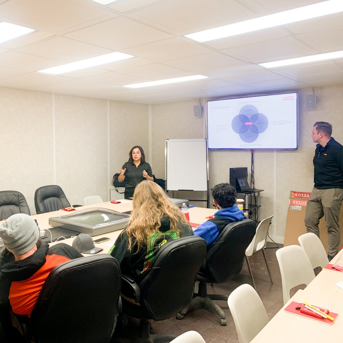 Last week, FTL hosted the Velux Installers program at our warehouse. We extend our heartfelt thanks to everyone who attended, especially those who traveled to be be with us. Special thanks to VELUX and GAF - Roofing for their efforts, making it a fantastic day! 🙌👌 #FTLcares