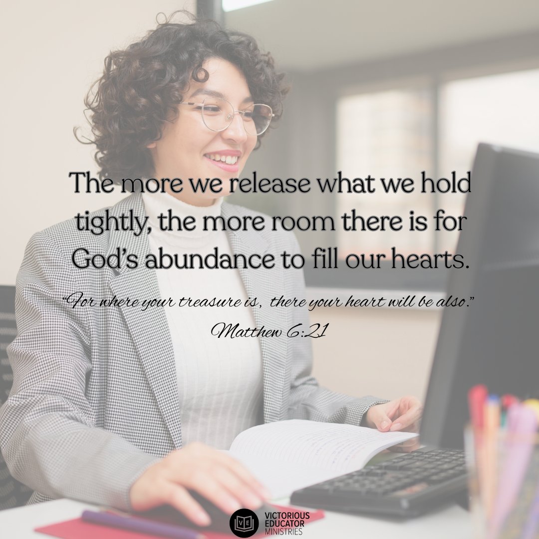 JackieMinorVEM's tweet image. It’s easy to cling to control, schedules, or even expectations of ourselves and others. But when we let go and trust God with what matters most, His blessings flow freely into our lives—peace, joy, and true abundance.
#victoriouseducator #fruitofthespirit #christianeducators