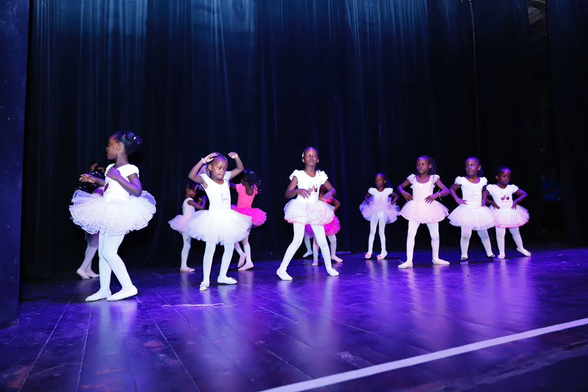 Little Cranes tweet media