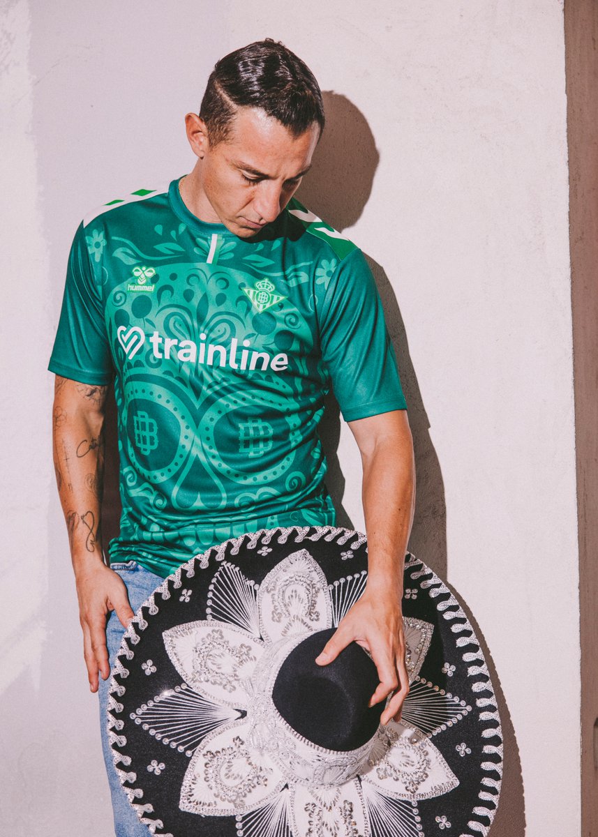 RealBetis's tweet image. Cuando se une la tradición mexicana con la pasión verdiblanca.

¡Os presentamos nuestra nueva colección prematch por el 𝐃𝛊́𝐚 𝐝𝐞 𝐌𝐮𝐞𝐫𝐭𝐨𝐬! ☠💚🇲🇽

Ya disponible en nuestra tienda oficial ➡  shop.realbetisbalompie.es/products/camis…