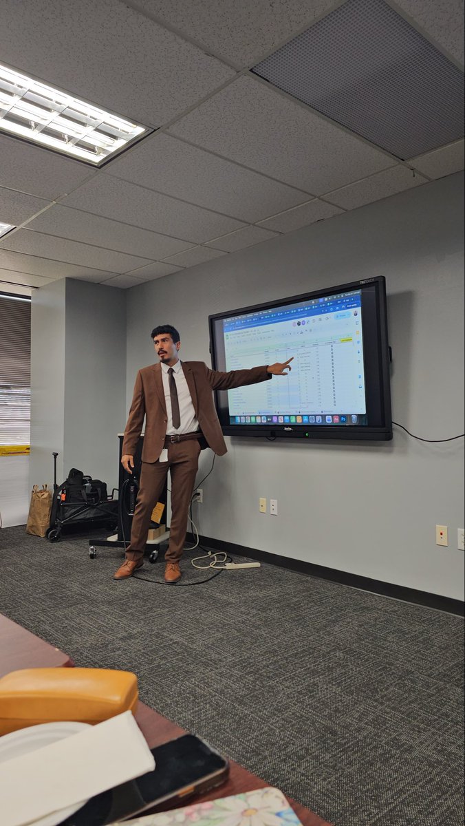 GambitoHdez's tweet image. Samuell is Top 5 in @dallasschools in terms of Freshman Attendance 🔥
I had the opportunity to share the systems we’re using with other high schools via @HSTDallasISD @TemesghenAsmer3 
Excited to continue fighting for the educational outcomes of our students! @RubyGarzaDISD