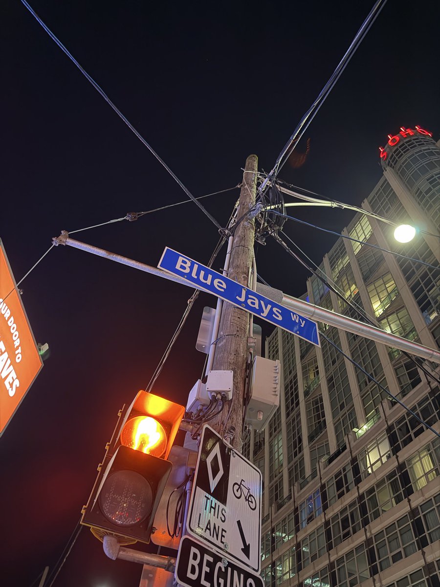 AmitDecoded's tweet photo. @BlueJays u still up?

i am lost, which way to the World Series?

#WANTITALL 
#WorldSeries https://t.co/0iXyHxOG5W