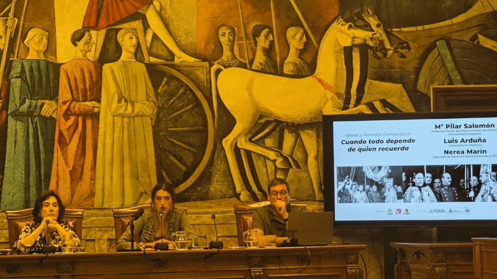 “Hablar de iglesia y memoria es entender cómo se construyeron los relatos, qué verdades se silenciaron y por qué todavía hoy cuesta tanto reconocer la responsabilidad de ciertas instituciones”. <a href="/NereaMarinM/">Nerea Marin</a> en coloquio ‘Iglesia y Memoria: cuando todo depende de quien recuerda’