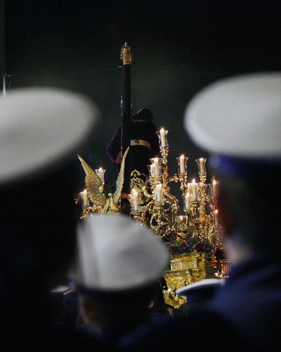 Estampas de un 𝐌𝐚𝐫𝐭𝐞𝐬 𝐒𝐚𝐧𝐭𝐨, de soñar, de ilusiones... de 𝐏𝐞𝐫𝐝𝐨́𝐧.

<a href="/hnuevaesperanza/">Hermandad Nueva Esperanza</a> 

📸 <a href="/esenciabarrio/">Laesenciadelbarrio</a>