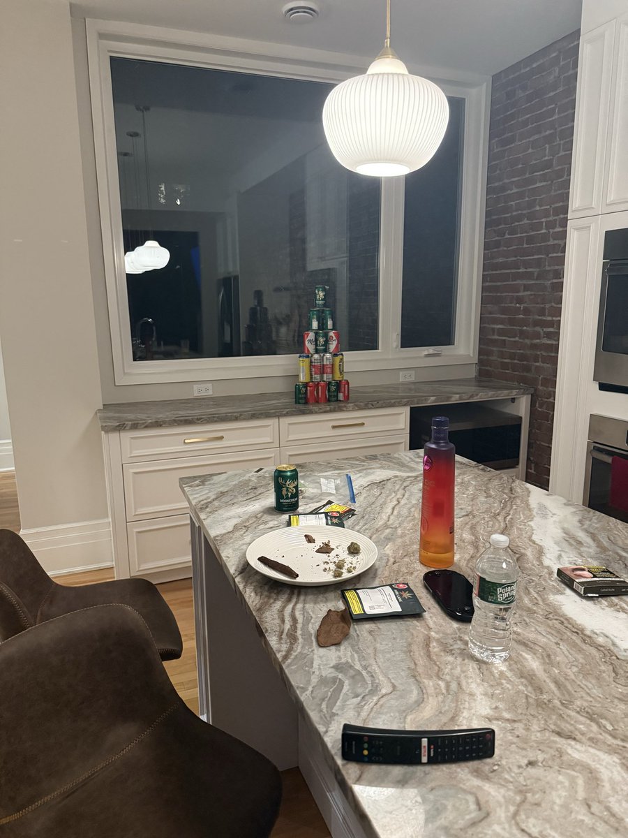 BlunterSol's tweet photo. Day 68 of posting a random picture everyday until $MLG hits ATH

Still here holding. Inactivity doesn’t mean I sold. Just formulating the next move. https://t.co/6IVSyTptjb