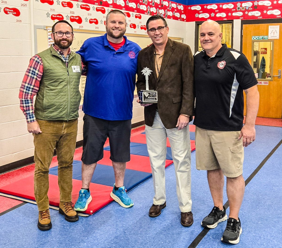 Satchel Ford Elementary School received its PALMI Region Award this morning. 🏆

The school is the first ever winner of the award for the Midlands and is eligible to receive the South Carolina PALMI Award. #RisingTogether

More: richlandone.org/details/~board…