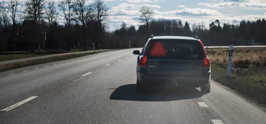 Rosencrantz_J's tweet image. Svensk seger!
15-årsgränsen för EPA-körkort blir kvar.
En frihetlig seger för Sveriges bilburna ungdomar och ännu ett styrkebesked för svenskt påverkansarbete i Bryssel.
aftonbladet.se/nyheter/a/W09R…