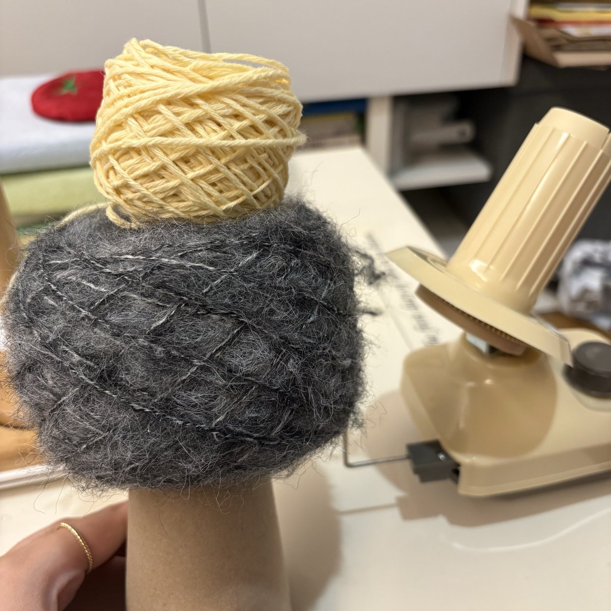 결국 저도
와인더 보유자가 되었어요
점점 장비빨을 세우게되는 가성비(?) 뜨개인