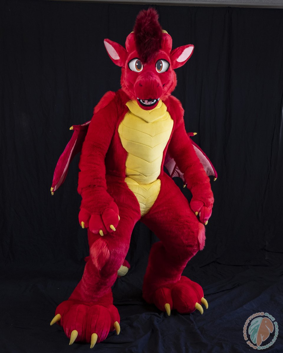 Do you like dragons? We like dragons. 🐉 Meet Draegonis! He's got UV red fur, minky scutes and horns, indoor feet, and large wings!.❤️ We love how he turned out!

Follow @ draegonis.bsky.social for his adventures!