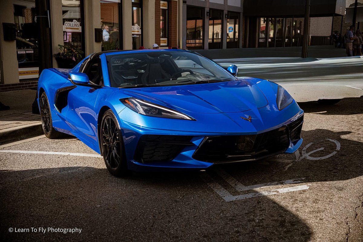 antheminmyheart's tweet photo. Title: Blueregard Q. Kazoo

All I’ll say of the title is… if you know, you know. 👀

📸: Sept. 27, 2025

#photography #photographer #disabled #disability #forsale #artforsale #sellingart #photoprints #fuji #fujiphotography #fujiphotographer #car #cars #blue #blurcar #daytonohio https://t.co/ZaM2CmpoG3