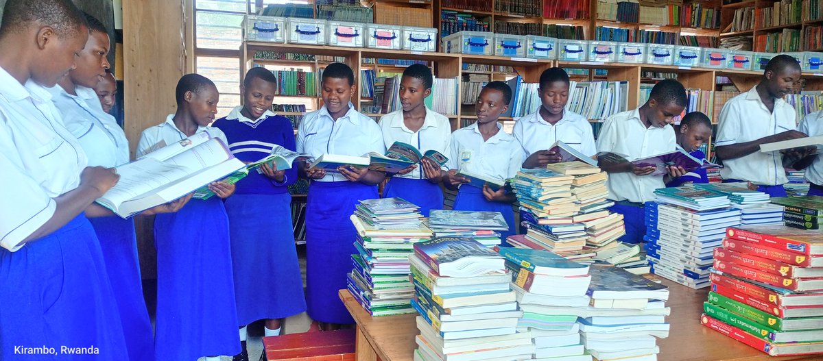 GsTyazo91183's tweet photo. St Paul de Tyazo/ Nyamasheke,ku wa 20/10/2025, twishimiye cyane impano idasanzwe y'ibitabo birenga 750, (science, imibare, indimi n'ubuvanganzo, n'ibindi) mu byiciri byose twahawe na Kigali Pablic Library .
Special thanks to Kigali Public Library for the gift of many books to us! https://t.co/pG1LLj5Uqn