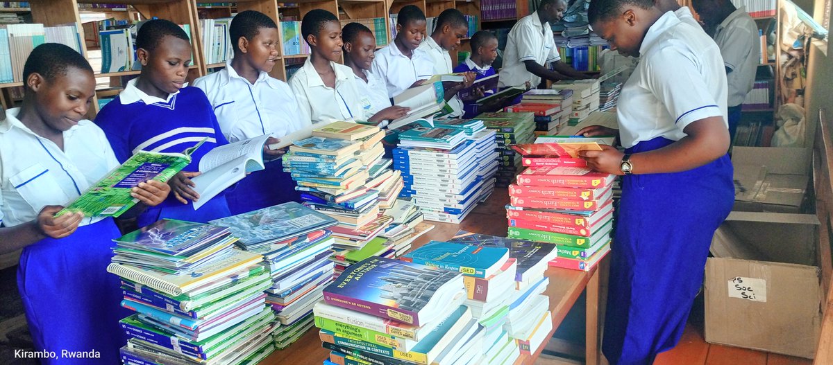 GsTyazo91183's tweet photo. St Paul de Tyazo/ Nyamasheke,ku wa 20/10/2025, twishimiye cyane impano idasanzwe y'ibitabo birenga 750, (science, imibare, indimi n'ubuvanganzo, n'ibindi) mu byiciri byose twahawe na Kigali Pablic Library .
Special thanks to Kigali Public Library for the gift of many books to us! https://t.co/pG1LLj5Uqn