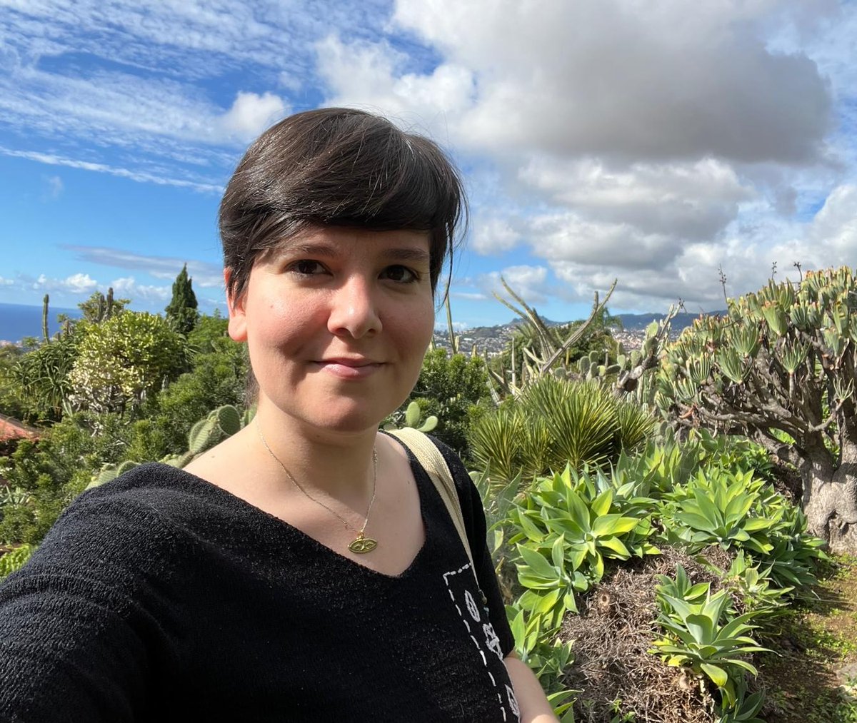 SAAS_YScholars's tweet photo. 😍📢Thrilled to have Dr. Laura Álvarez Trigo as workshop keynote at the 2026 Félix Martín Doctoral Seminar! Assistant prof. and president of @PopMeC_research, she explores contemporary lit, gender, media theory &amp; the role of screens in popular culture.📺
🔗https://t.co/NhXHGDmzBe https://t.co/U0VpiaMZqk