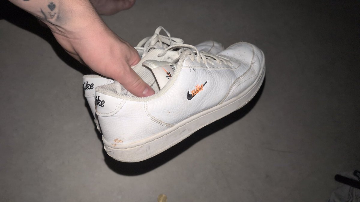 30 Grad in Spanien 😈 Meine getragenen Schuhe stehen zum Verkauf purer Master Geruch, exklusiv und einmalig. Wer Mut hat, schreibt jetzt in die DMs 🔥

Telegram: t.me/+aot994h2Y8owZ…

#UsedSneaksForSale #MasterVibes #ExclusiveOnly #SpainHeat #ObeyTheMaster #SmellAddict