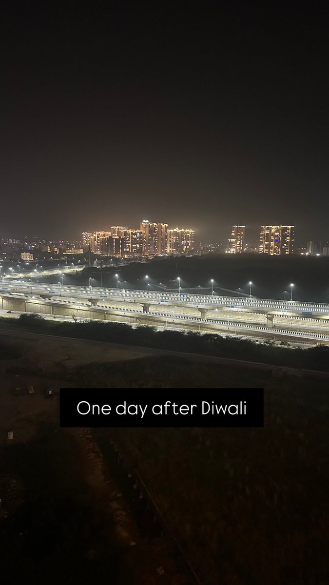 flyingbeast320's tweet image. Every Year, #Diwali gets blamed for a #Pollution. Yes, pollution level spikes for a day or two, but it quickly drop back again.
.
Bigger Problem- Already Polluted air caused by other factors including Stubble burning.
.
Due to unfortunate floods in Punjab, Stubble burning is down…