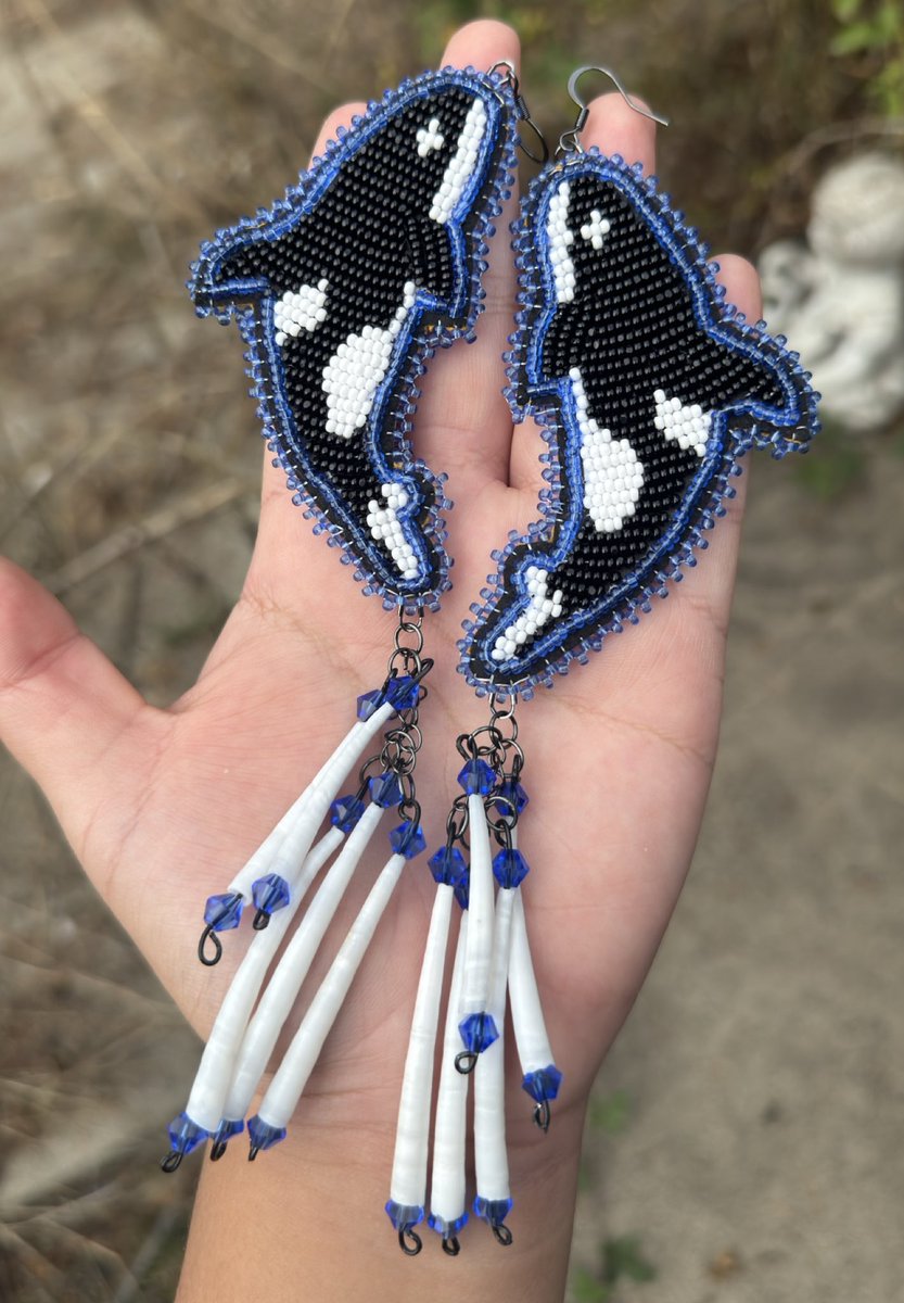 baebeading's tweet photo. @calxaurum Period anyway- here are some earrings I made because I LIVE LAUGH LOVE ORCAS https://t.co/YRWCQhvFBT