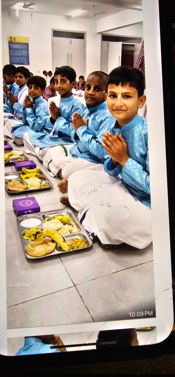 Padmanabhan54's tweet photo. ASHRAYA ORPHANAGE WHITEFIELD was helped on DEEPAVALI Day this year https://t.co/4gf9IdTiGv
