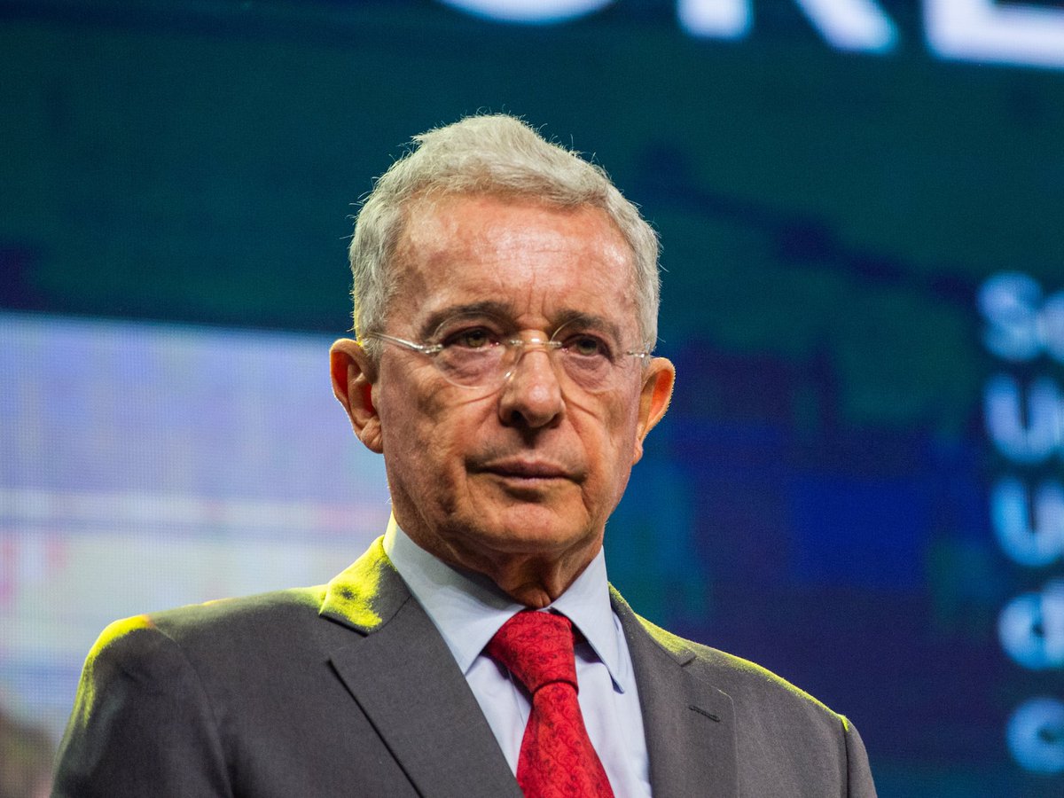 #ATENCION 
Usted esta de acuerdo con la decisión del Tribunal superior de Bogotá de declarar inocente al expresidente Álvaro Uribe Vélez?

🔁 No
❤️ Si