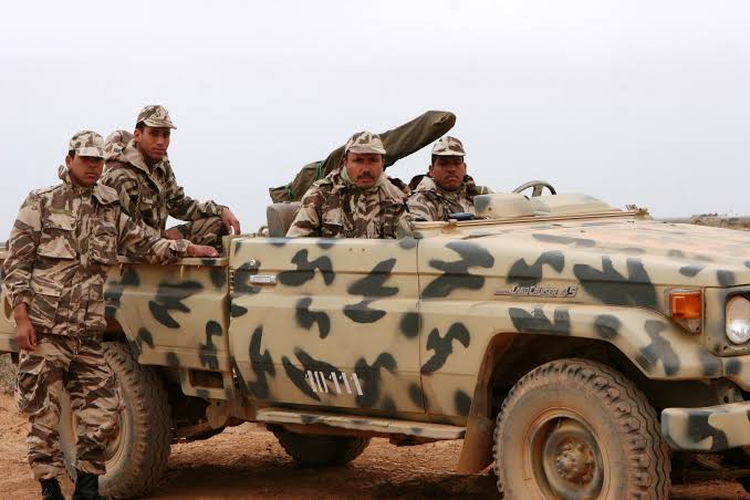 ككل سنة ، لمحت <a href="/MilitaryDz/">قناة المعرفة -- Military Dz</a> نشر مواقع مغربية على أن #المغرب الأقصى خصص لسنة 2026 ميزانية دفاع بقيمة 157 مليار درهم (16,5 مليار $) ، و كالعادة قمنا بالتوصل إلى مشروع قانون المالية 2026 الخاص بهم و سنقدم لكم ثريد تحليلي توضيحي يكشف و يعري إدعاء الآلة الإعلامية المخزنية 👇👇