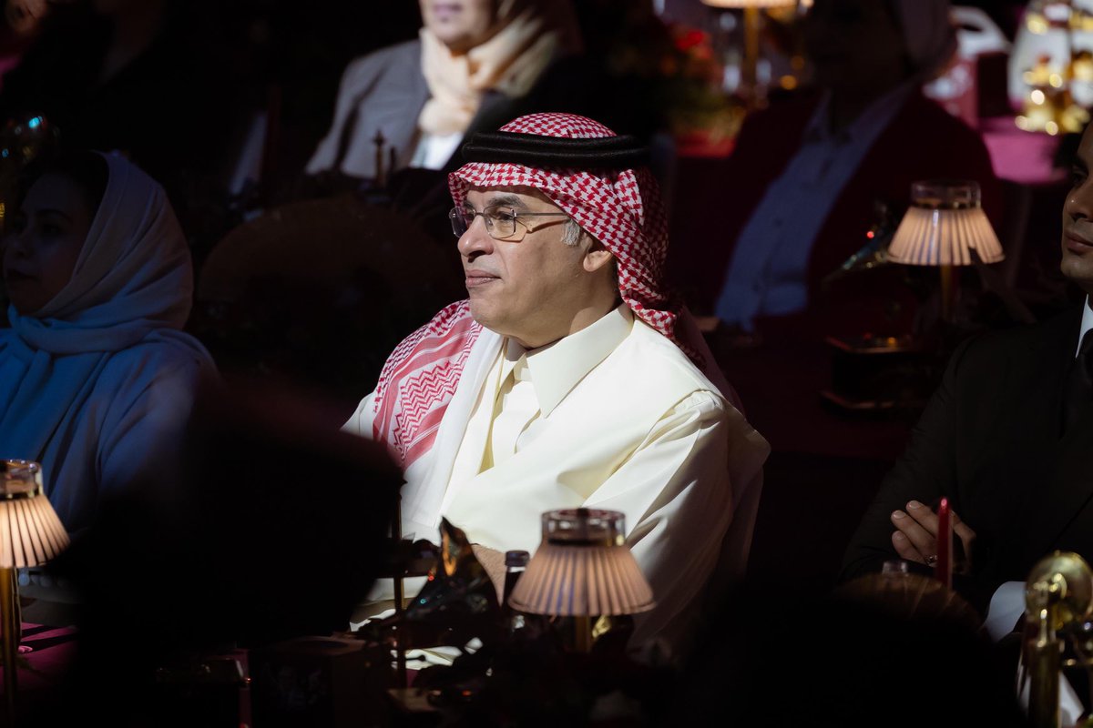 الى كل الاحبة والاصدقاء اطمنكم بان اخي وحبيبي وصاحبي وصديقي طارق الحميّد ⁦<a href="/tariqalhomayed/">Tariq Alhomayed طارق الحميّد</a>⁩ قد استقرت حالته الصحيه وتجاوز المرحله الحرجه ولله الحمد و هو في تحسن مستمر بفضل من الله ثم بدعائكم